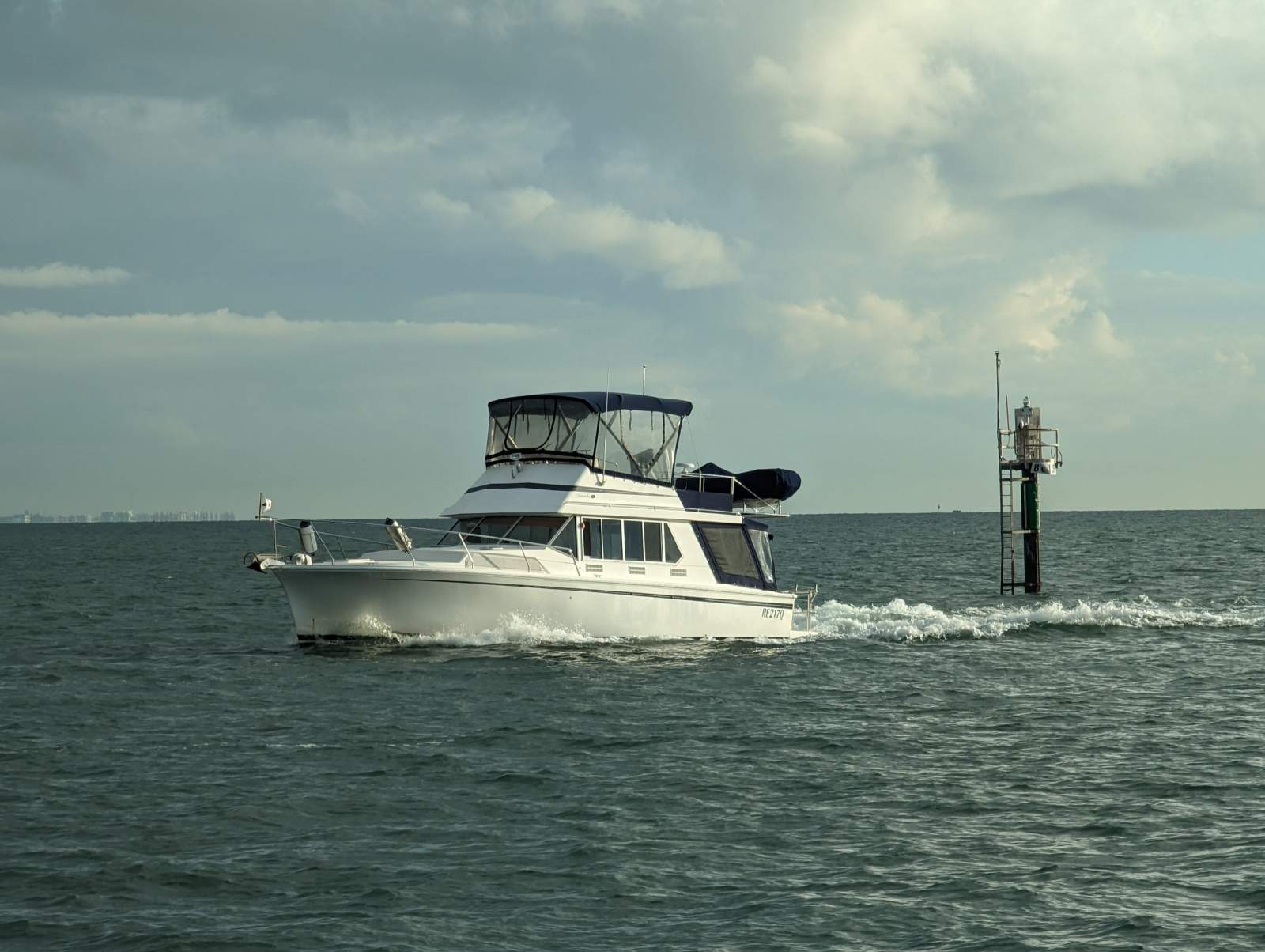 Fairway 36 Flybridge Cruiser