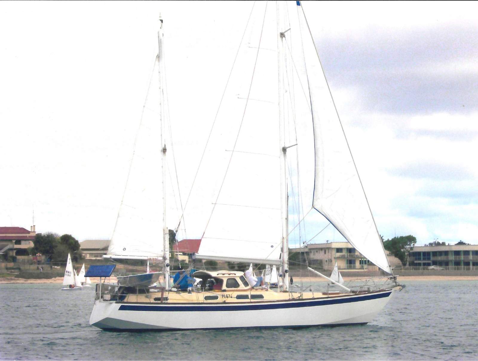 Bruce Roberts Offshore 44