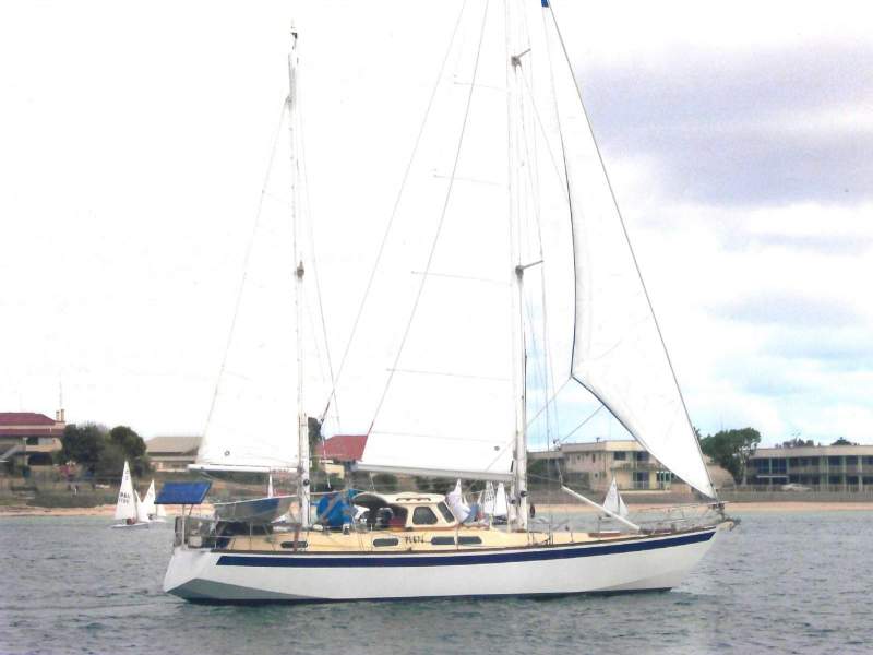 Bruce Roberts Offshore 44