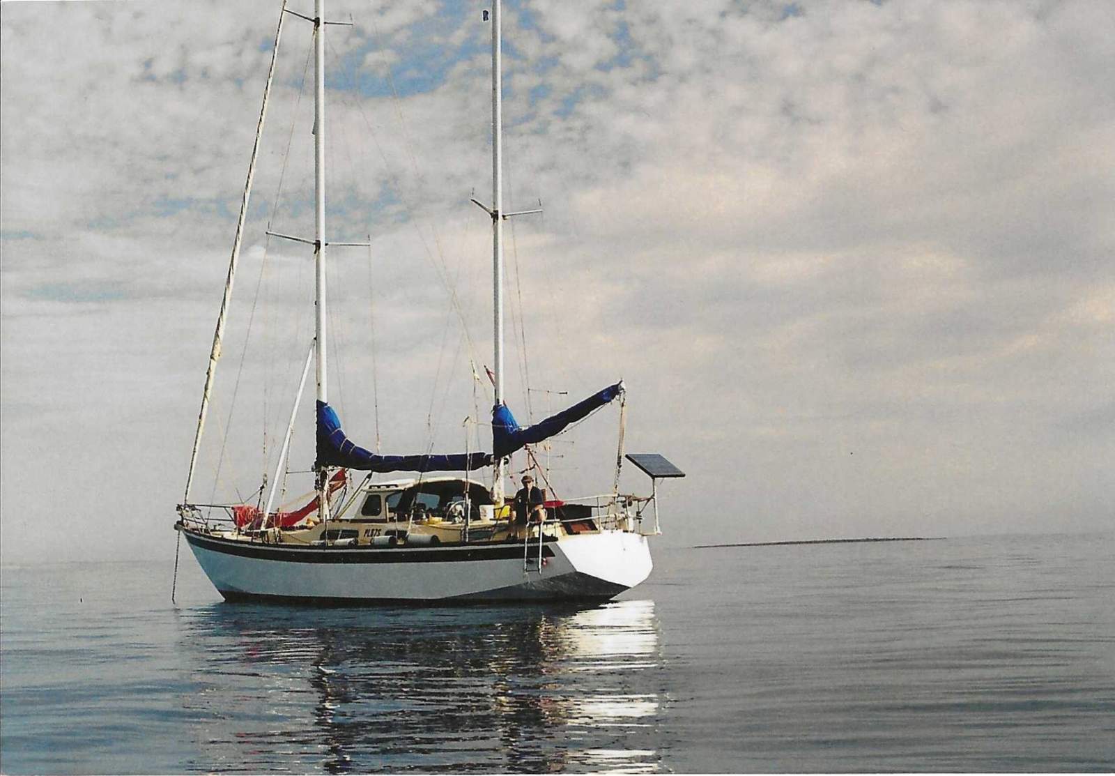 Bruce Roberts Offshore 44