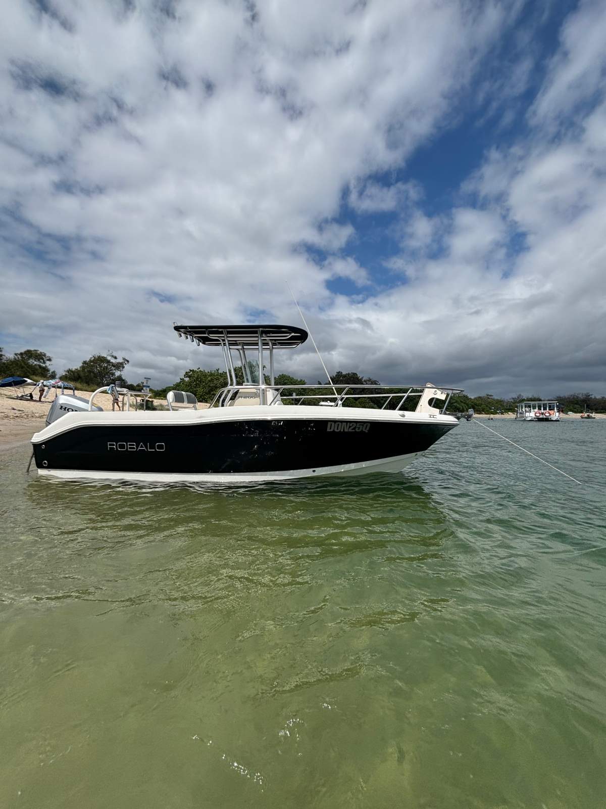 Robalo R200 Robalo r200 centre console