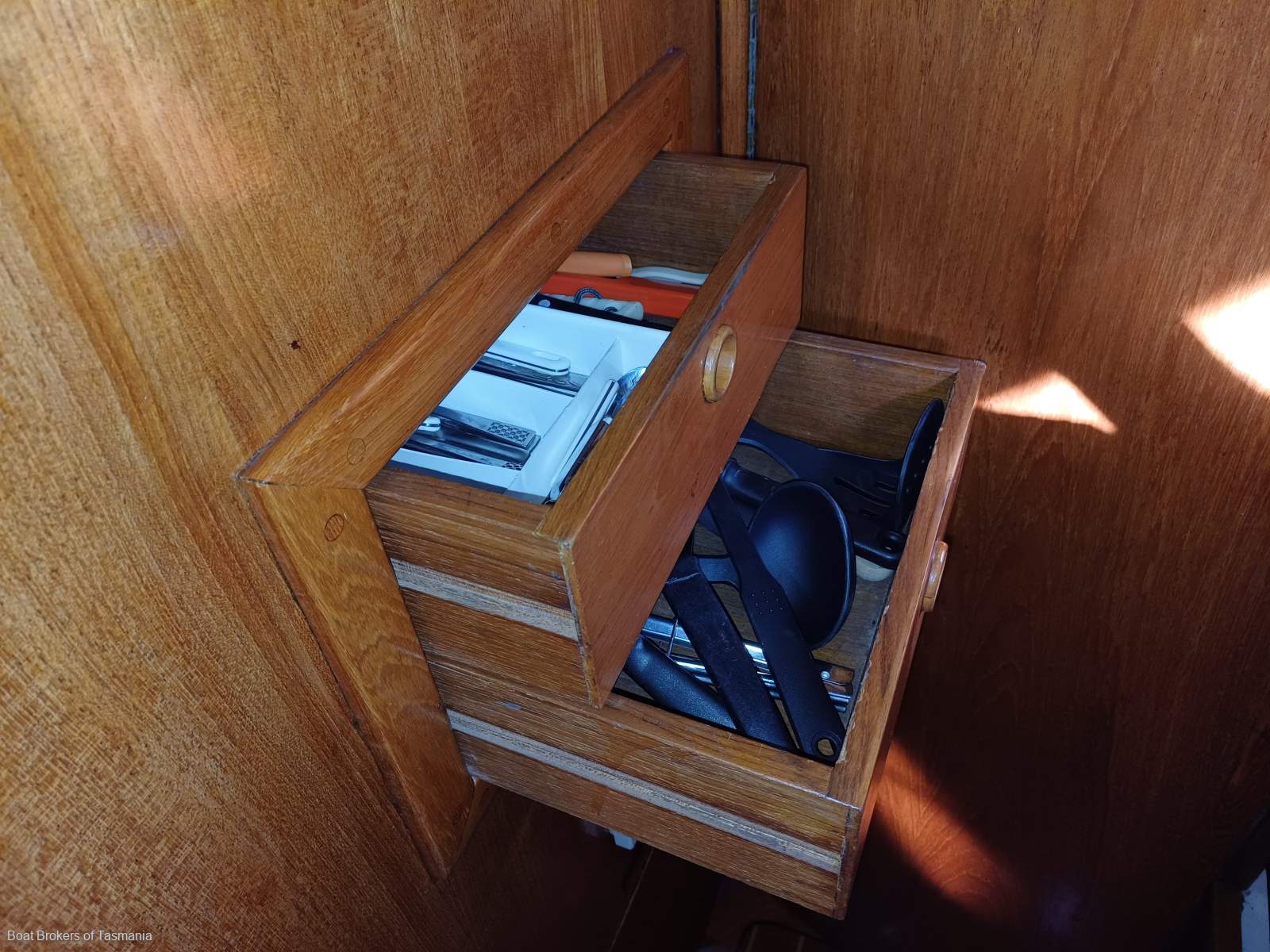 The Shack Jarkan 10.5 Centre cockpit cruising sloop. Boat Brokers of Tasmania
