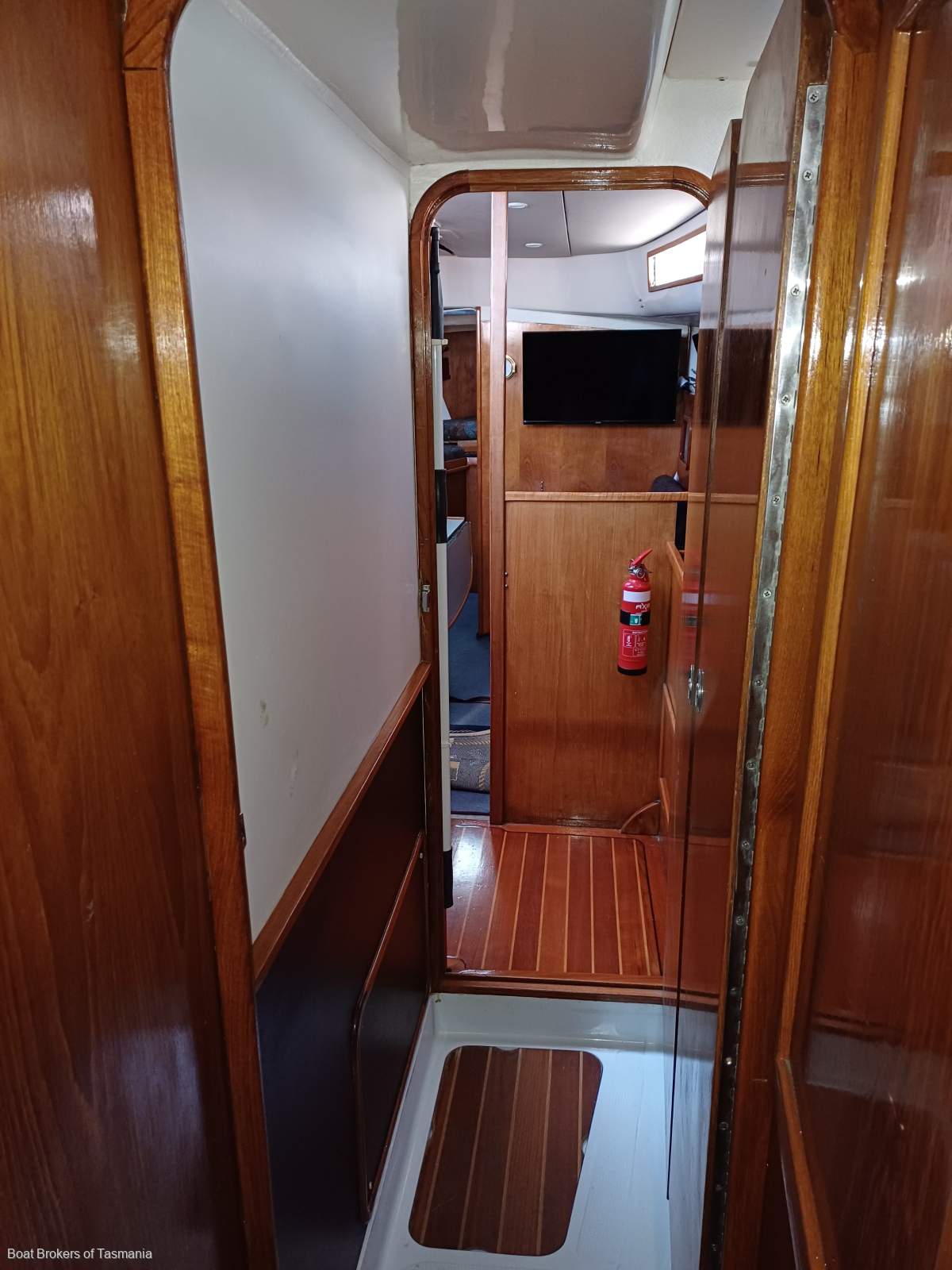 The Shack Jarkan 10.5 Centre cockpit cruising sloop. Boat Brokers of Tasmania