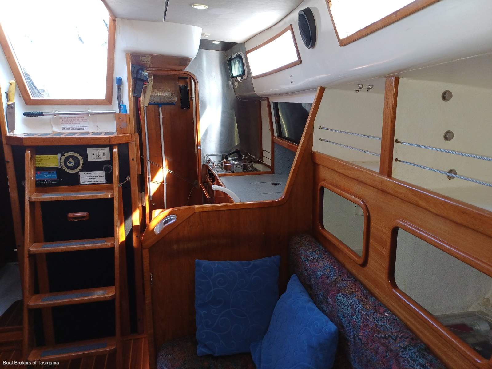 Jarkan 10.5 Centre cockpit cruising sloop.