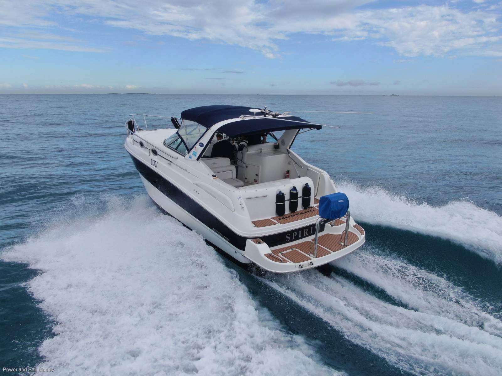 Mustang 3200LE Sportscruiser New Engines 2022 + Bowthruster