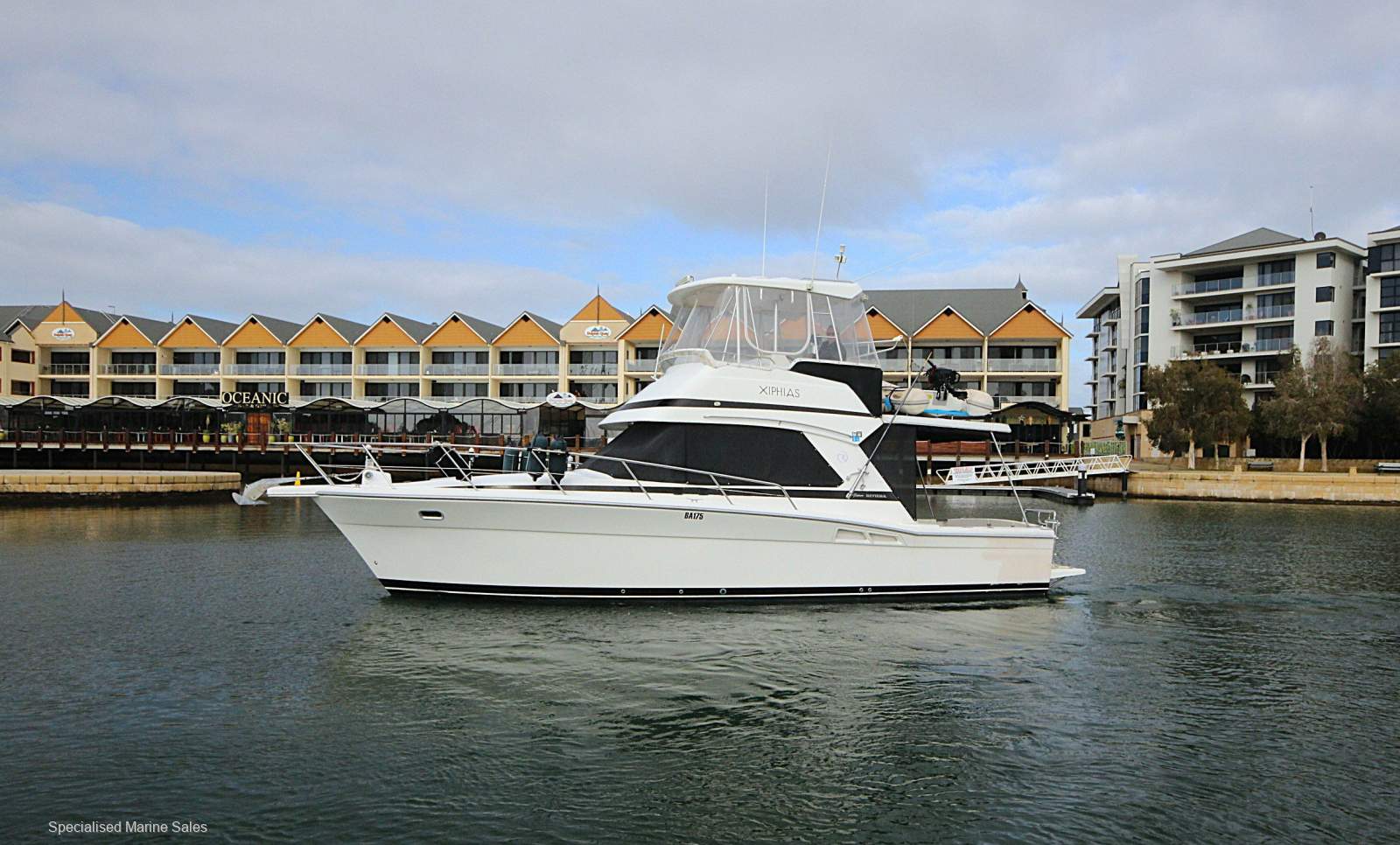 Riviera 34 Flybridge Cruiser *** EXTENDED TO 38' *** $252,000 ***