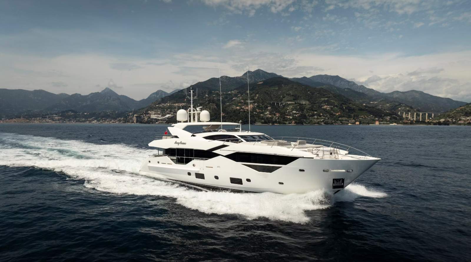 Sunseeker 116 Super Yacht