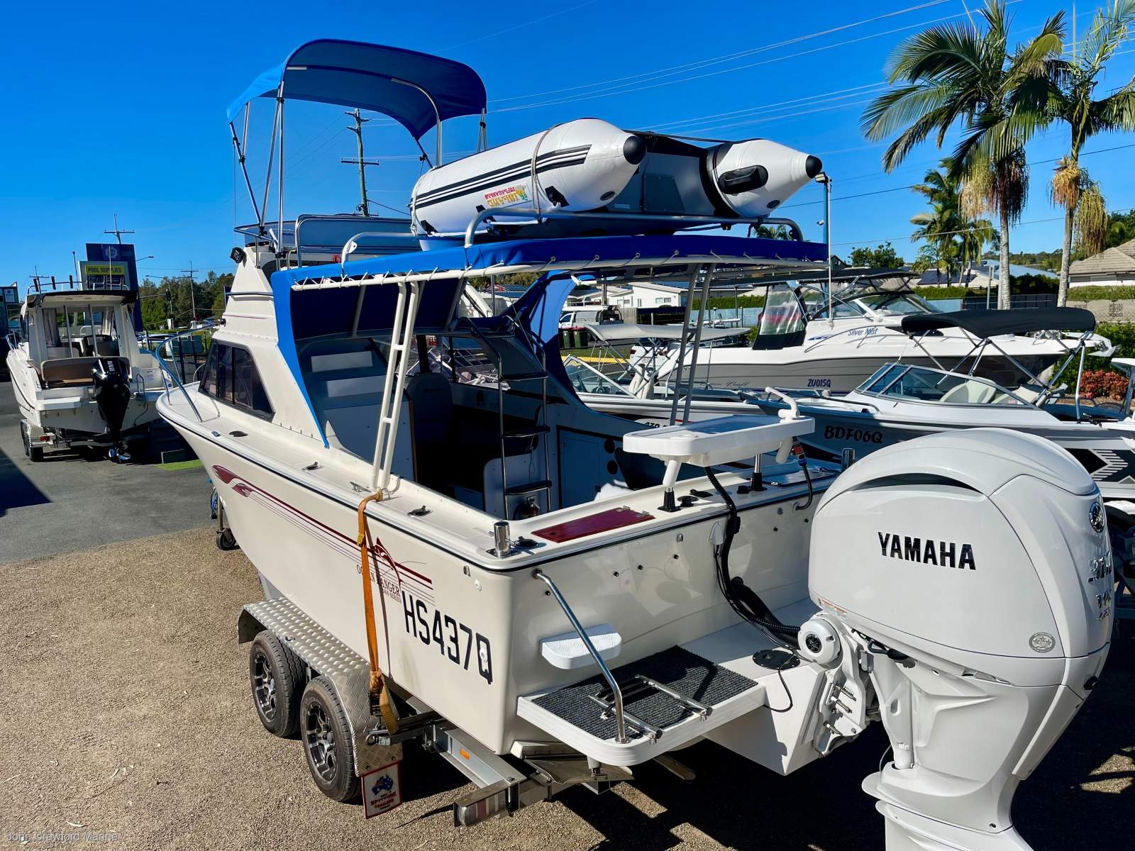 Oceanhull 2400 Flybridge