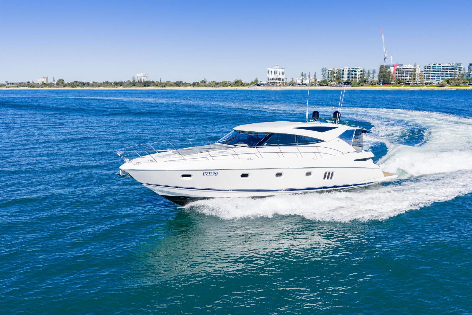 Riviera 5800 Sport Yacht - Total of 1800hp!