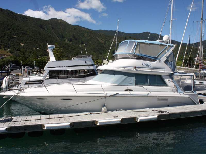 Sea Ray 370 Flybridge