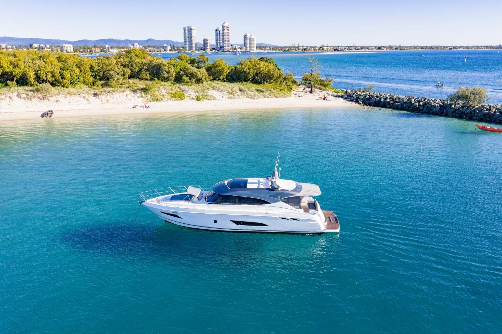 Riviera 5400 Sport Yacht - Platinum style hardtop & gyro stabiliser!