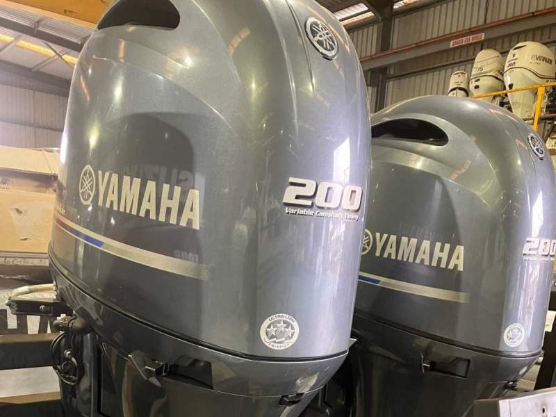 Twin 2017 Yamaha F200XCA Outboards