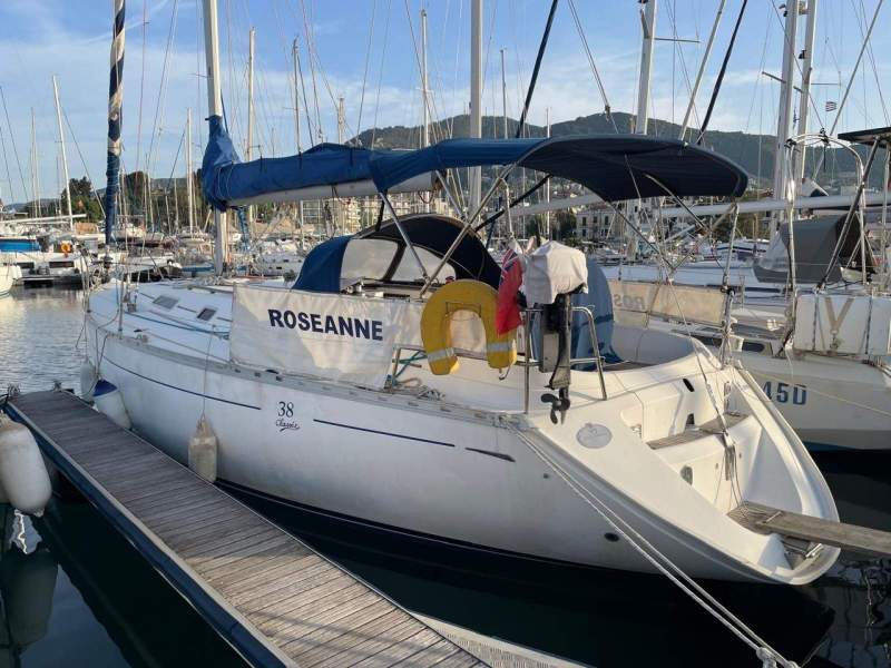 Dufour 38 Classic