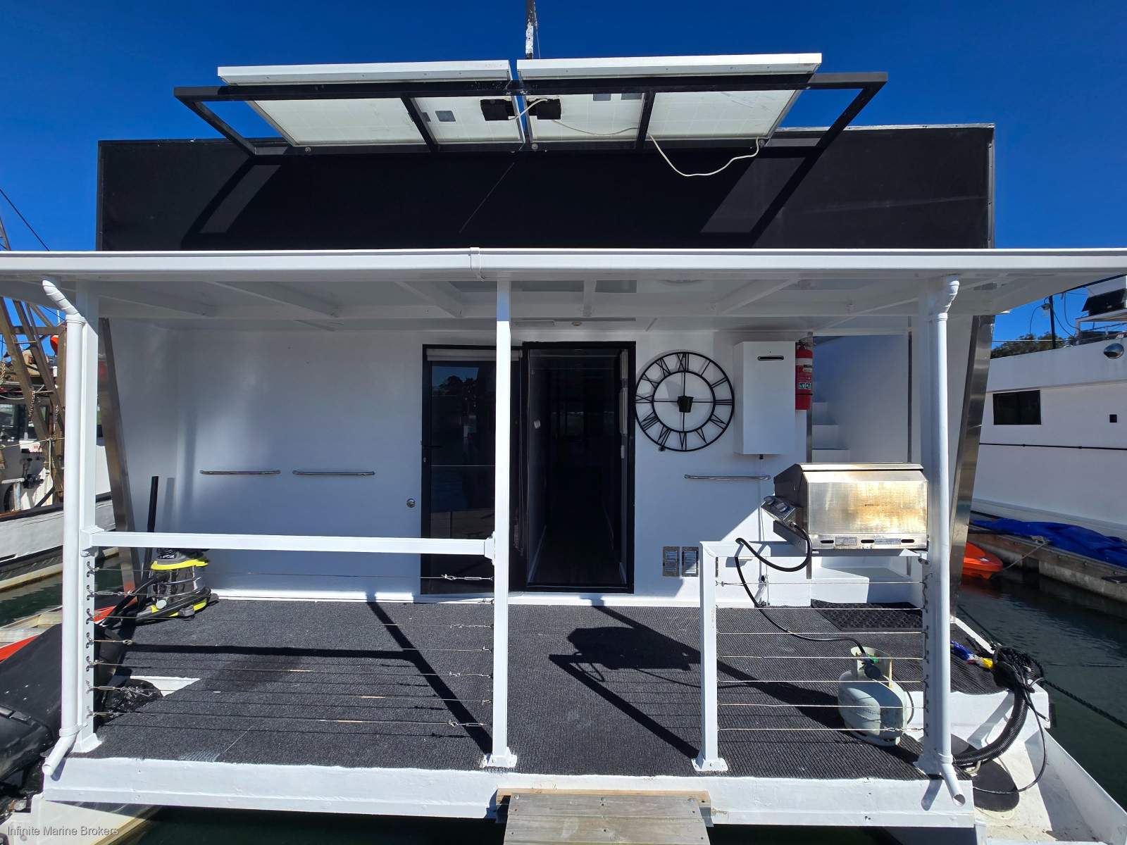 Mc Marine 13m Houseboat - Cat Hulls