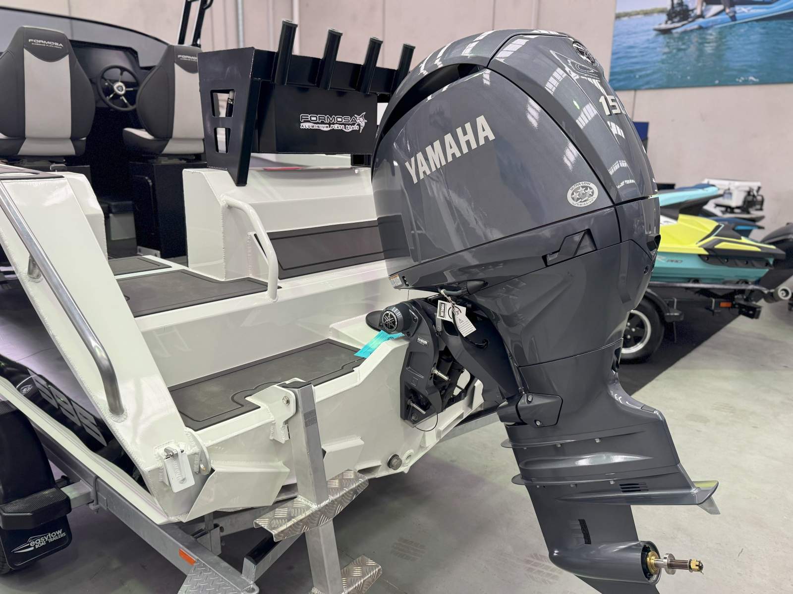 Formosa 595 SRT Centre Cabin Pro Deck