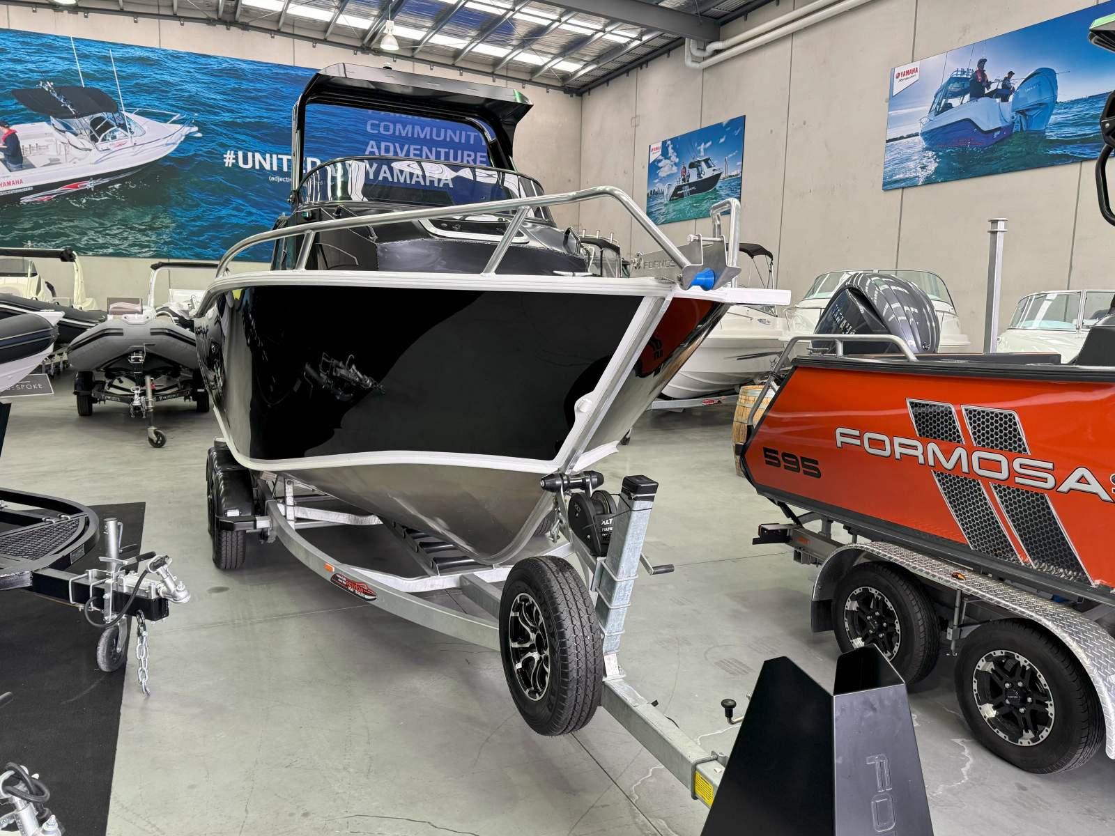 Formosa 595 SRT Centre Cabin Pro Deck