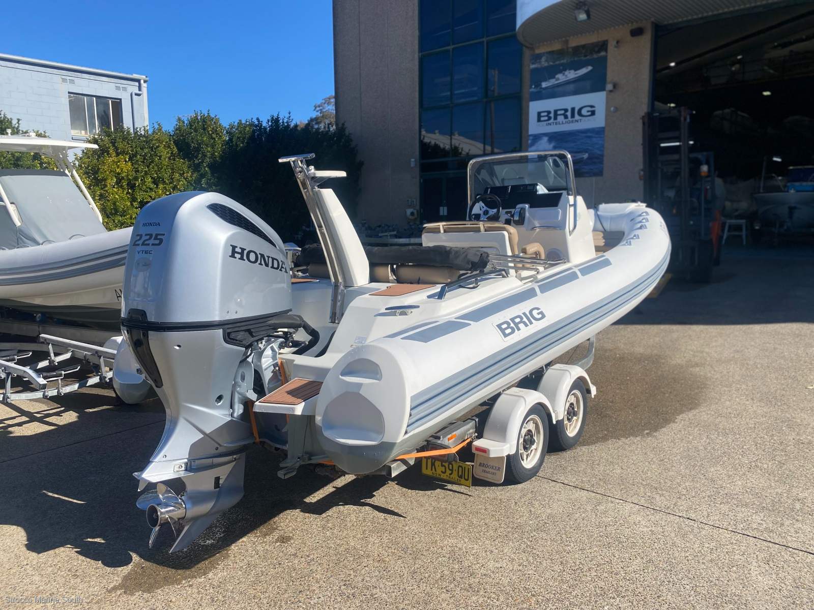 Brig Eagle 670