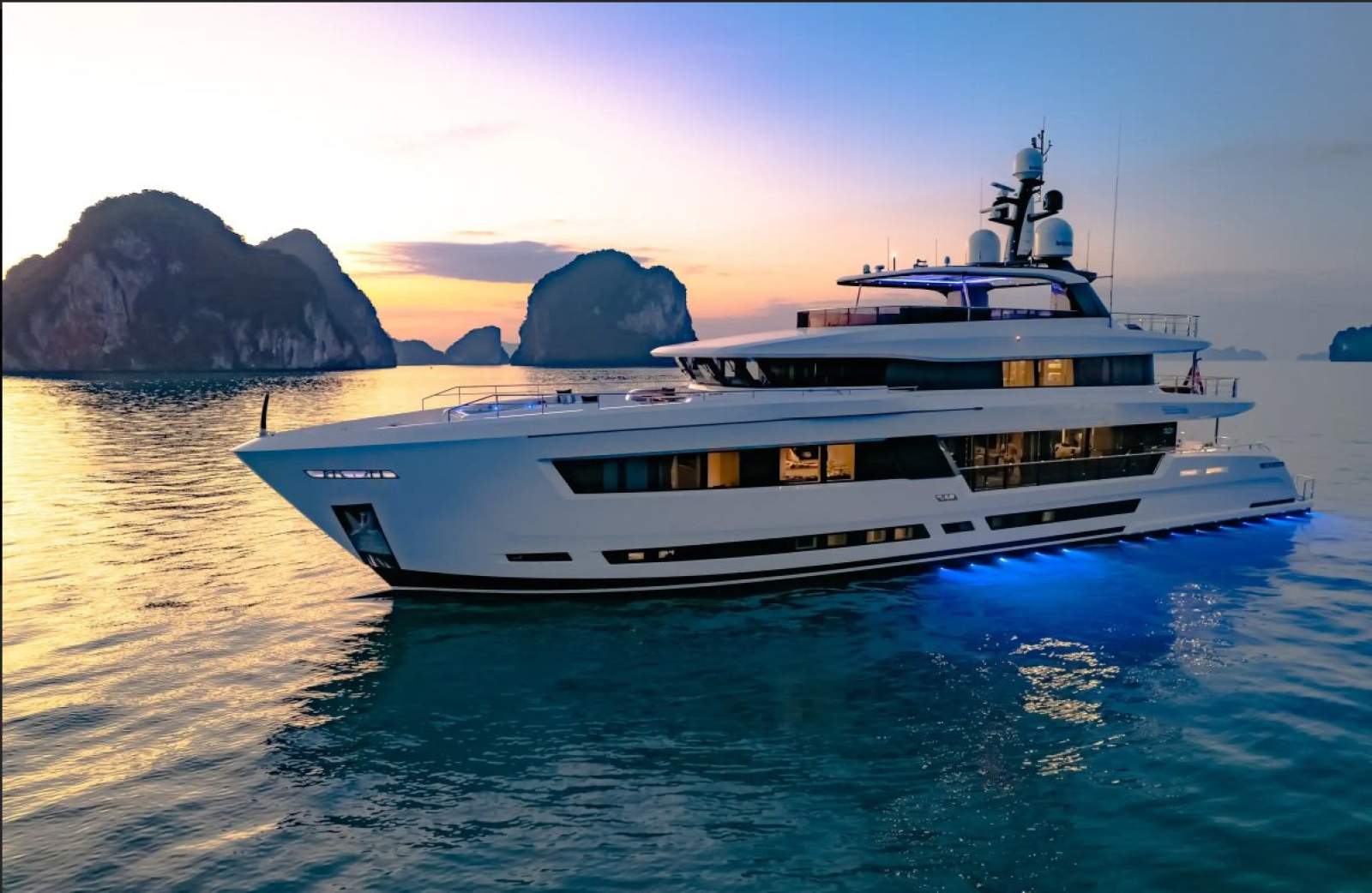 Muir 42 Superyacht