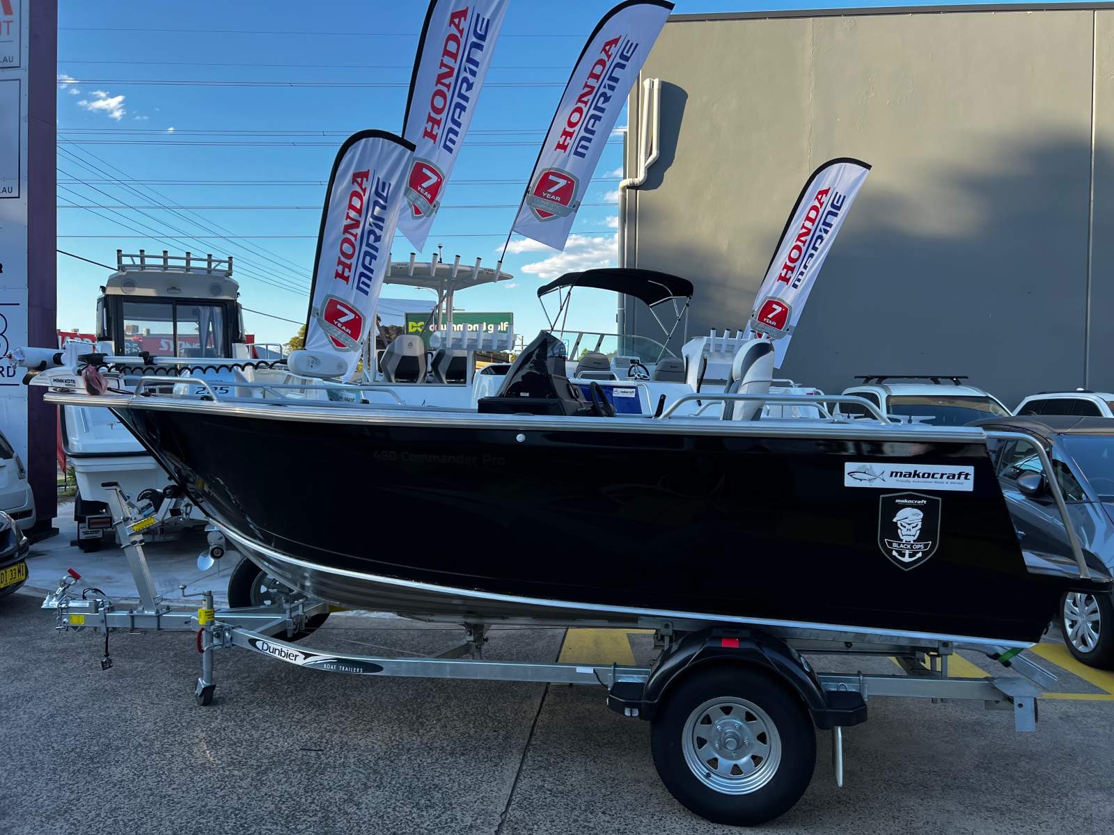 New Makocraft 490 Commander Pro Side Console
