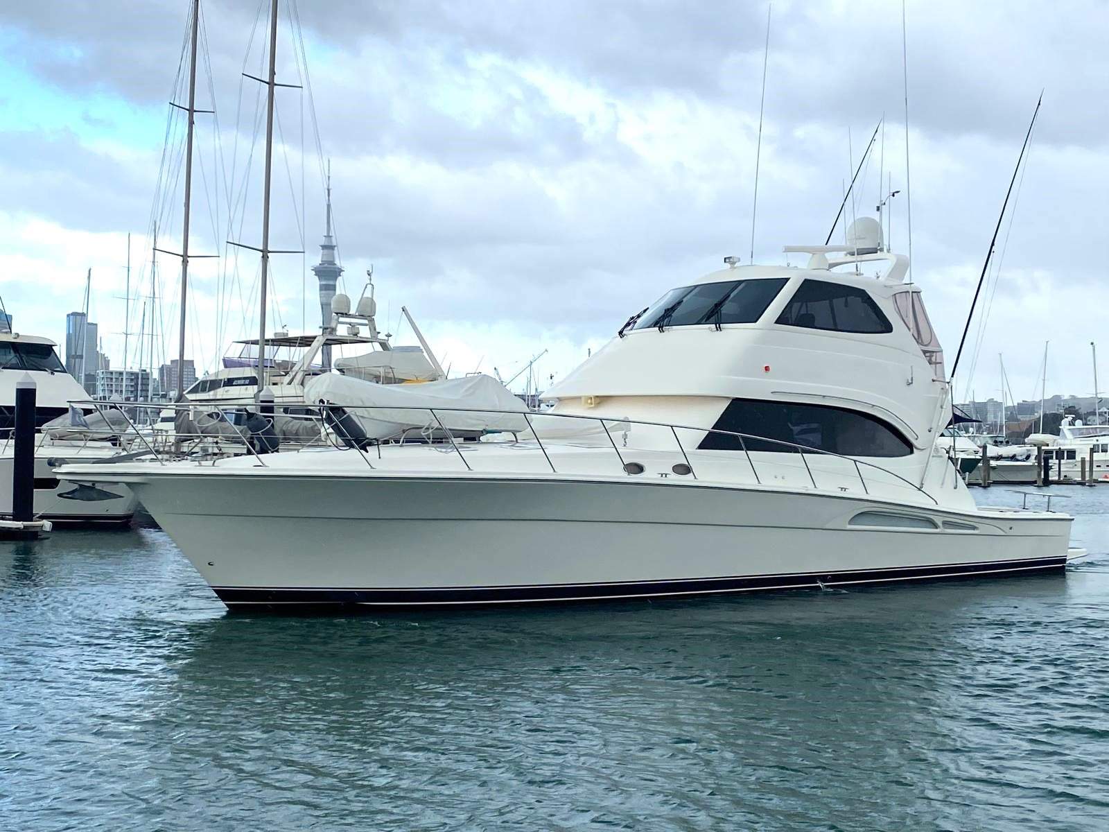 Riviera 60 Flybridge