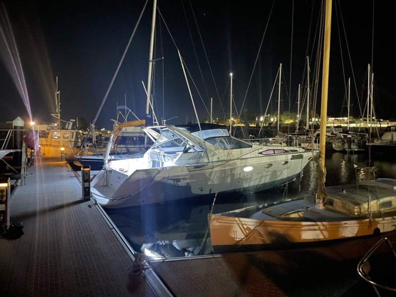 Bayliner 3685 Avanti - partly repowered - recent refit, suit liveaboard