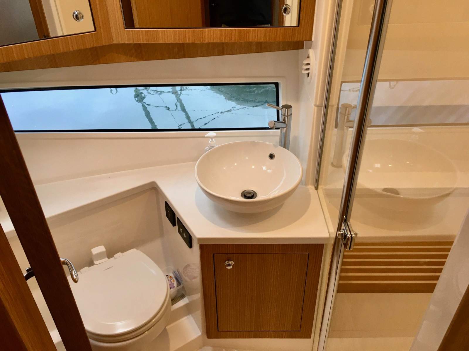  Riviera 395 SUV Boat Brokers of Tasmania