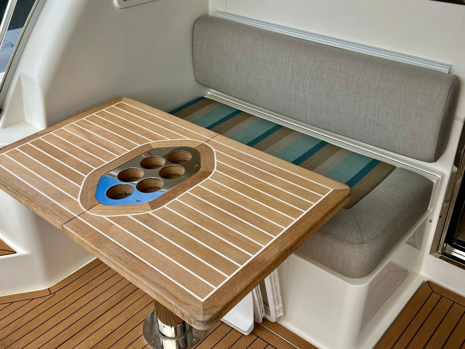  Riviera 395 SUV Boat Brokers of Tasmania