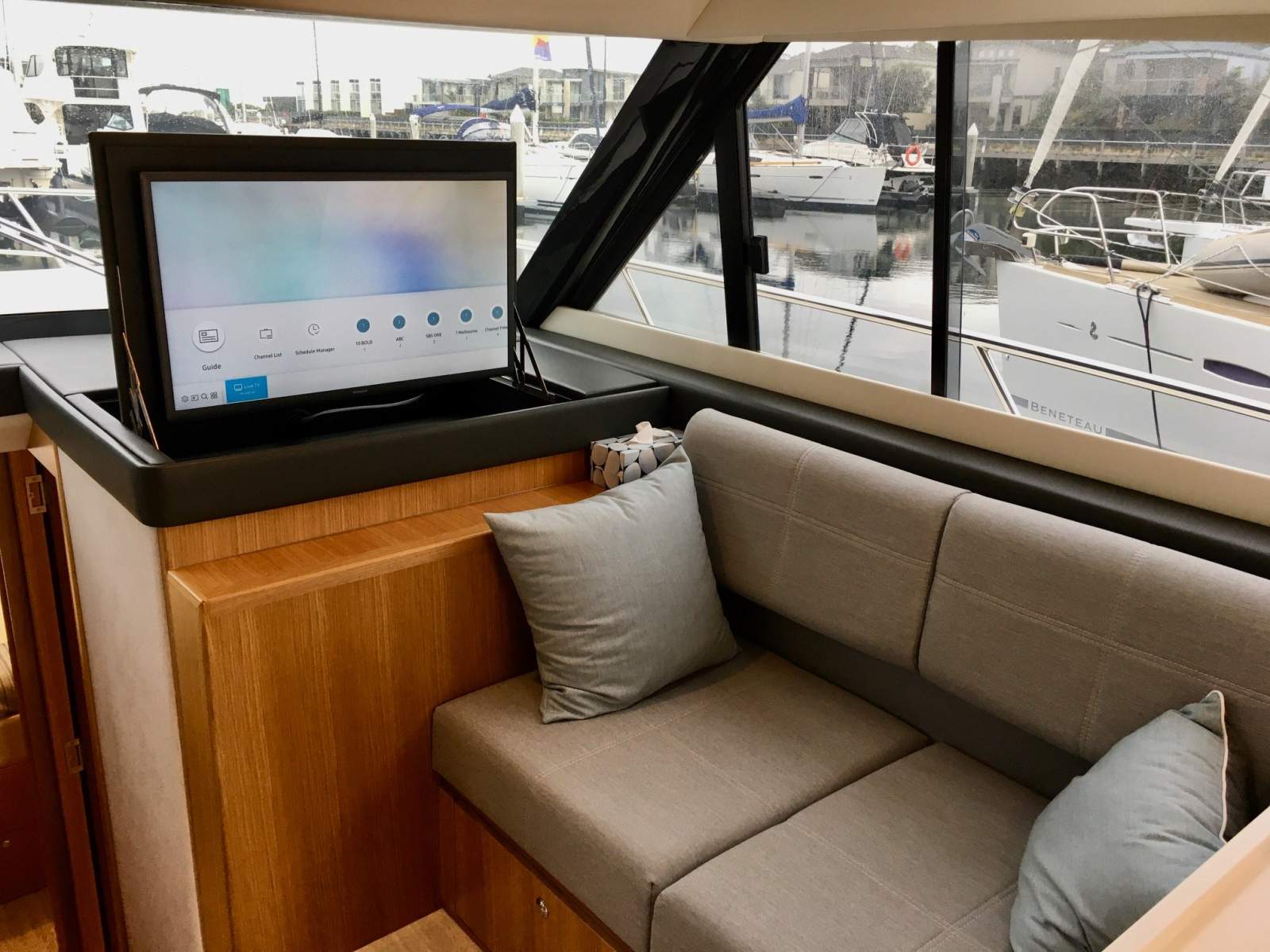  Riviera 395 SUV Boat Brokers of Tasmania
