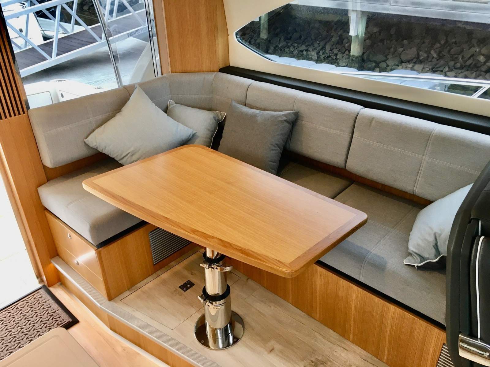  Riviera 395 SUV Boat Brokers of Tasmania