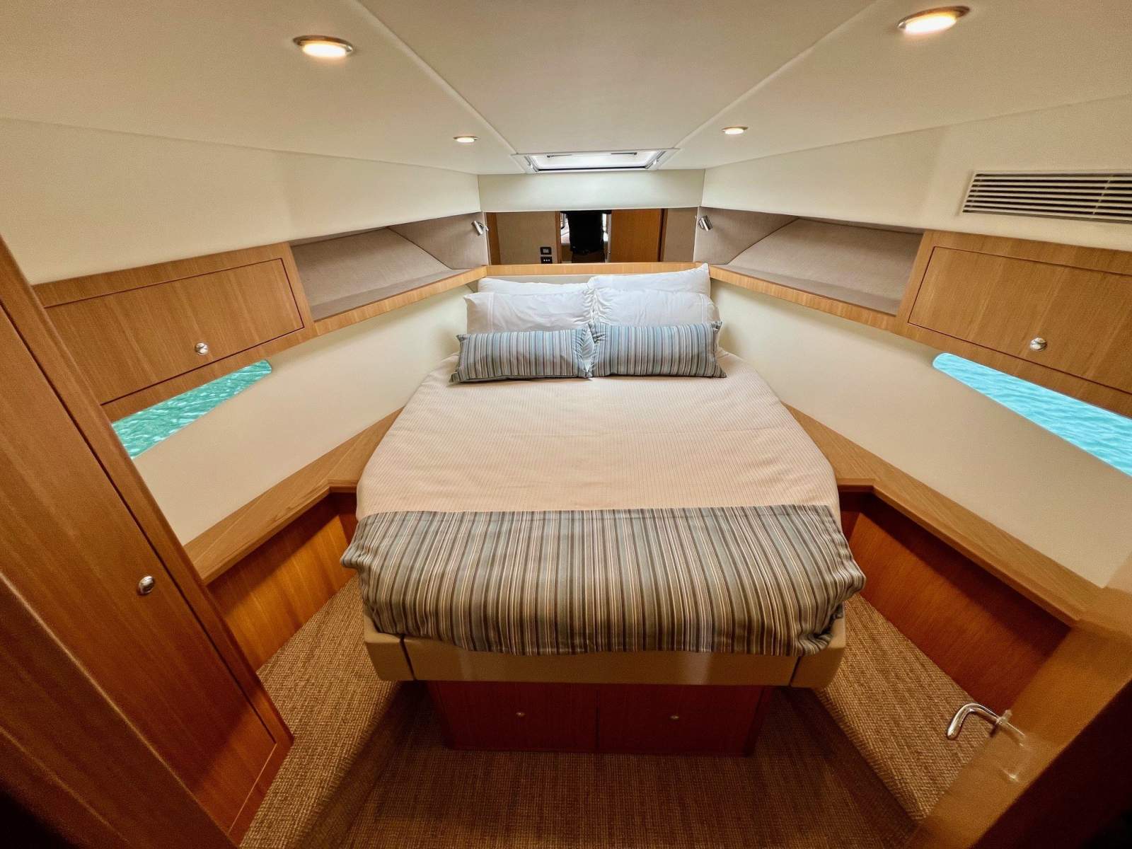  Riviera 395 SUV Boat Brokers of Tasmania