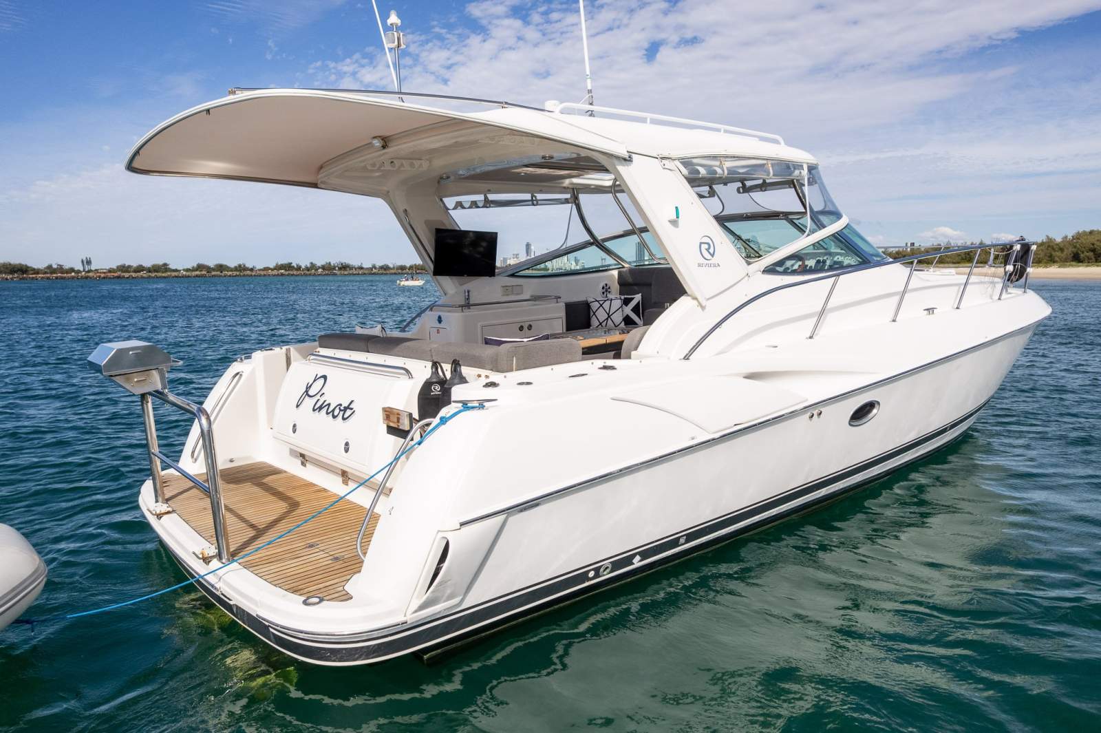 Riviera M400 Sports Cruiser