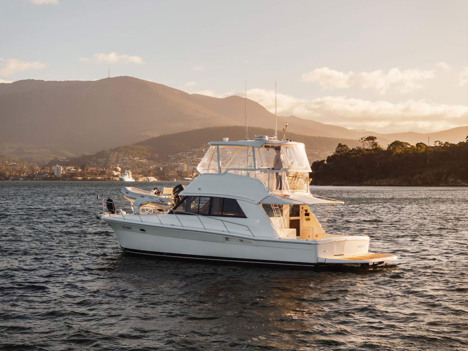 Riviera 43 Flybridge