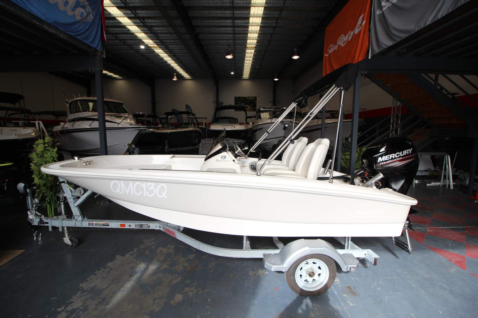 Boston Whaler 130 Super Sport Side Console