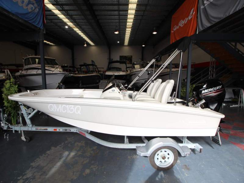 Boston Whaler 130 Super Sport Side Console