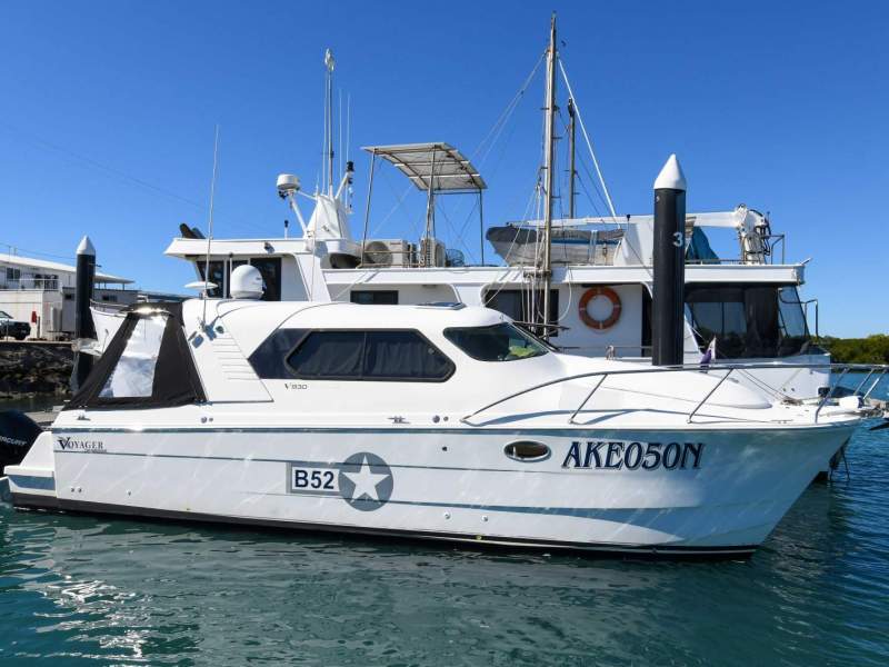 Voyager V930 Sports Cruiser Power Catamaran
