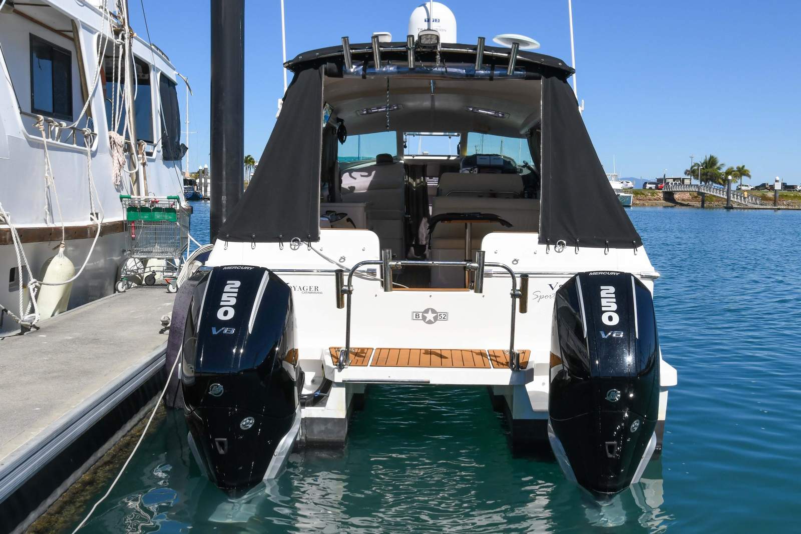 Voyager V930 Sports Cruiser Power Catamaran