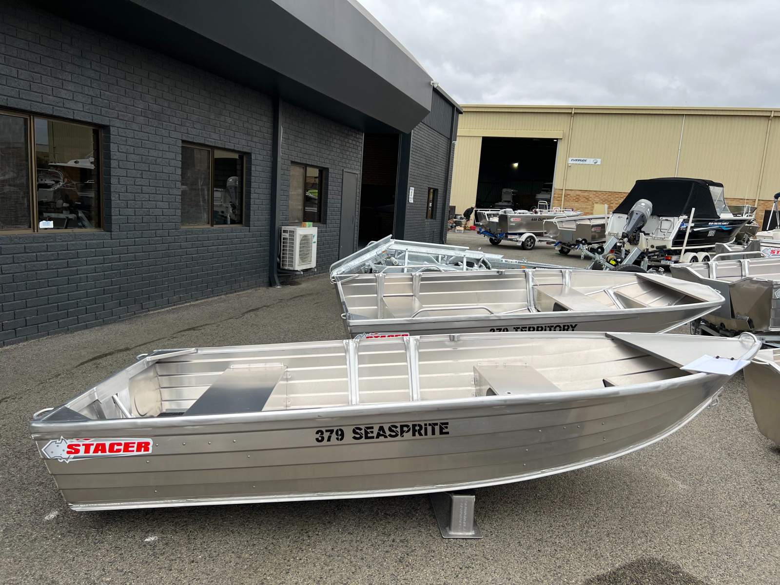 Stacer 379 Seasprite