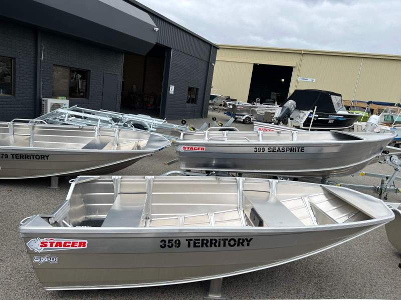 Stacer 359 Territory Striker