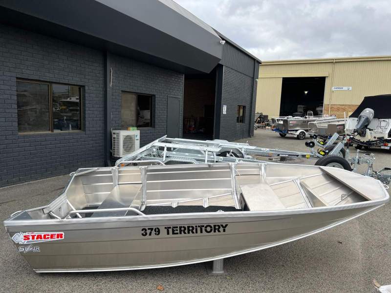 Stacer 379 Territory Striker