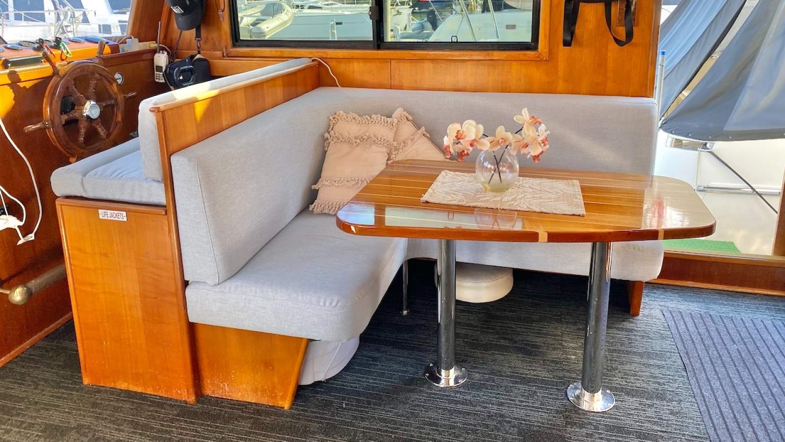 Meridian 48 Bay Cruiser