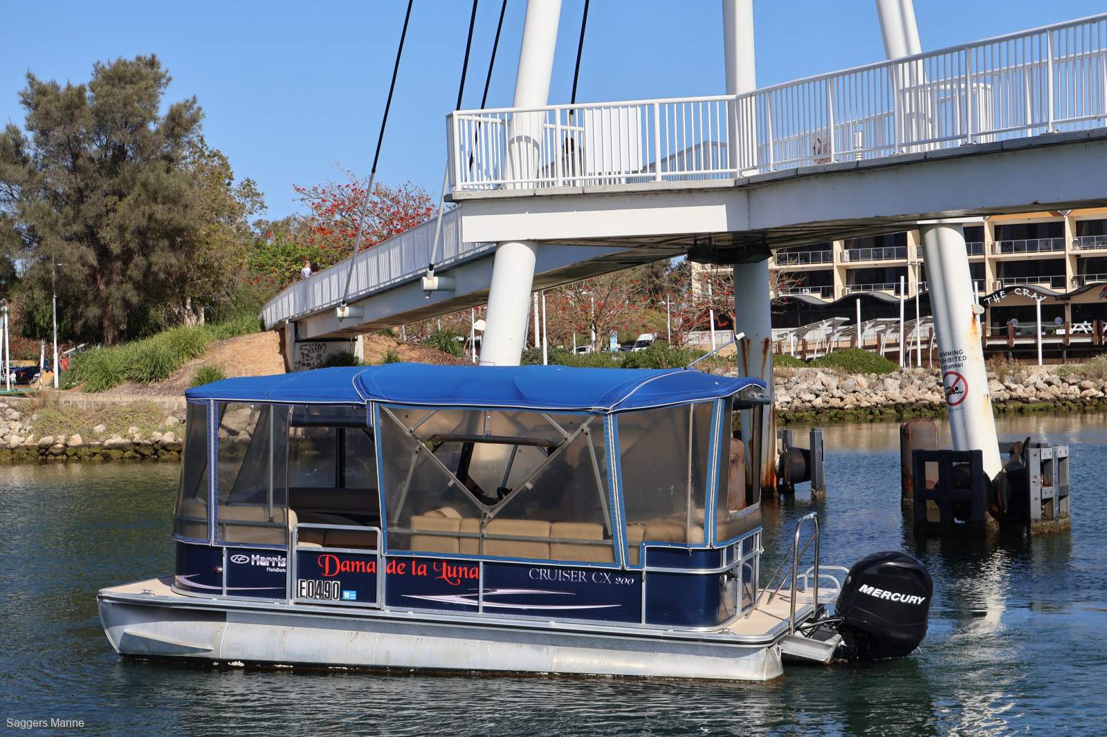 Harris Flotebote Cruiser CX 220 Pontoon - Perfect for Family Fun!
