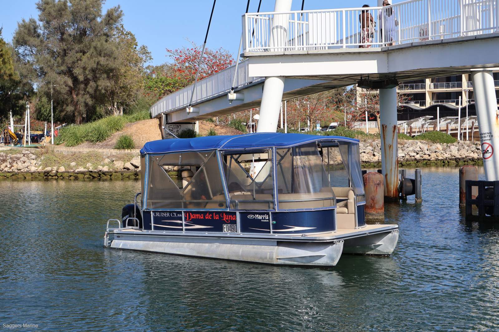 Harris Flotebote Cruiser CX 220 Pontoon - Perfect for Family Fun!