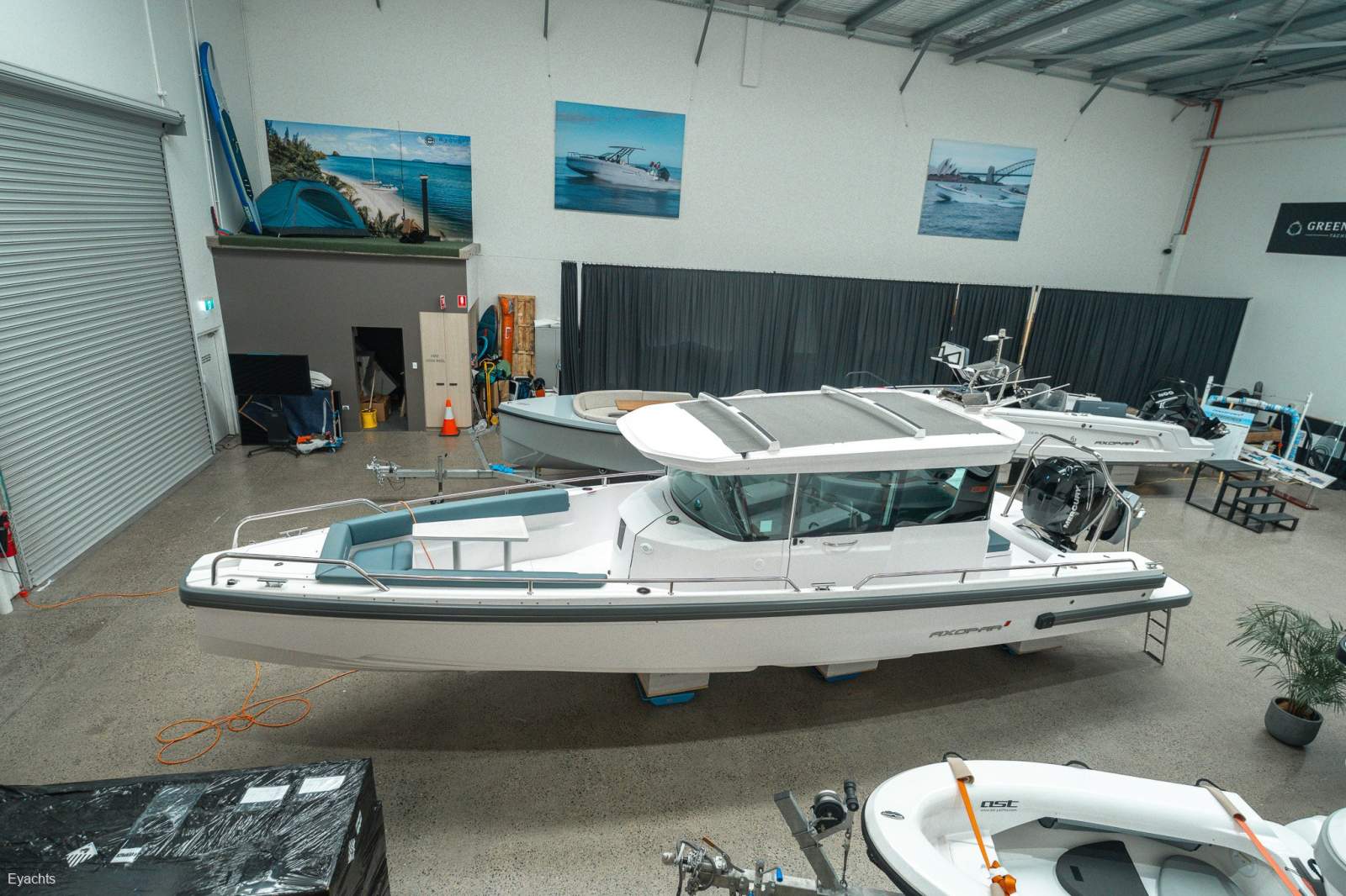 Axopar 28 Cabin