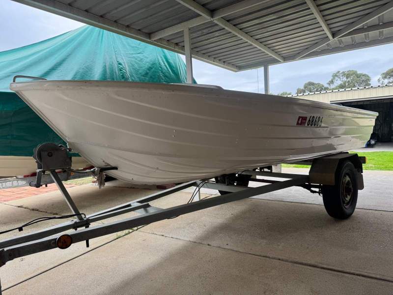 Stacer 3.7m runabout