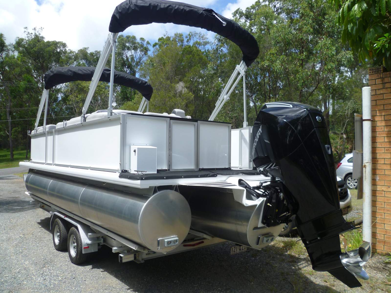 New Runaway Bay Pontoon Boats 22 Tri Hull 22ft Tri-hull Luxury cruiser