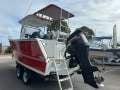 Dolphin 610 Centre Console - Suzuki 175 HP 4 stroke