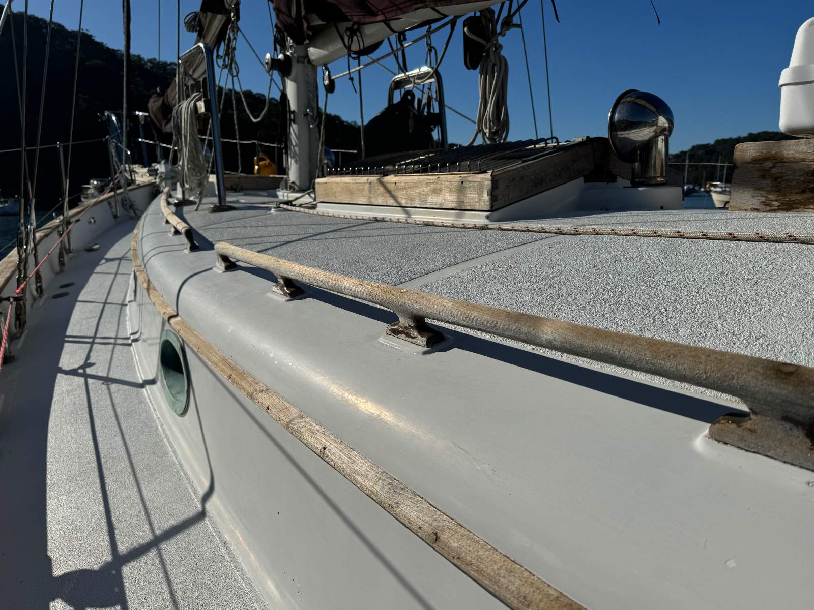 Hans Christian 43t Ketch rigged with Telstar keel