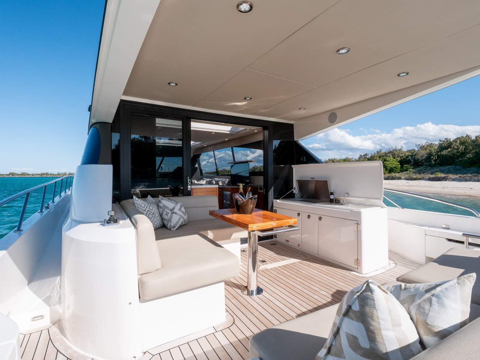 Maritimo X60