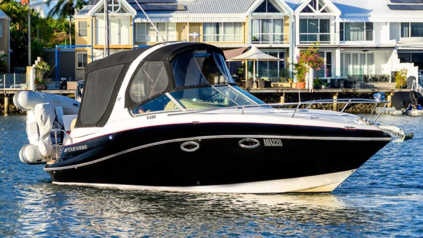 Four Winns V285 Sports Cruiser