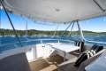 Riviera 47 Flybridge - Hydraulic swim platform